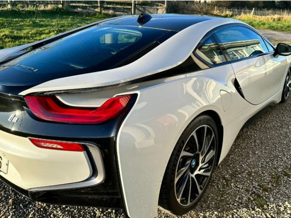 BMW i8 Coupe, Petrol Plug-in Hybrid, 2016, White