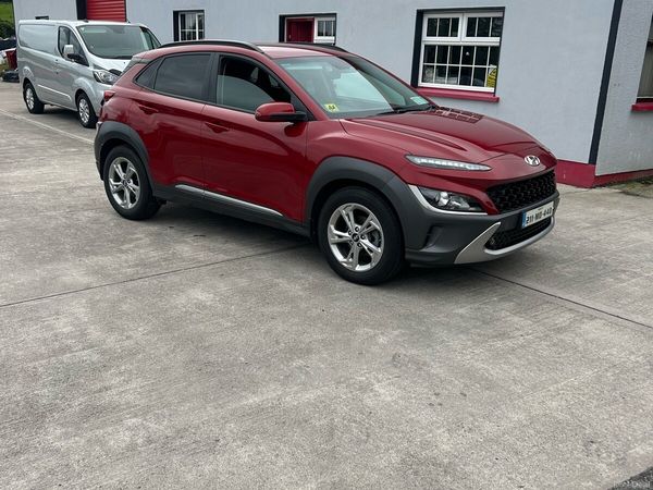 Hyundai KONA MPV, Petrol, 2021, Red