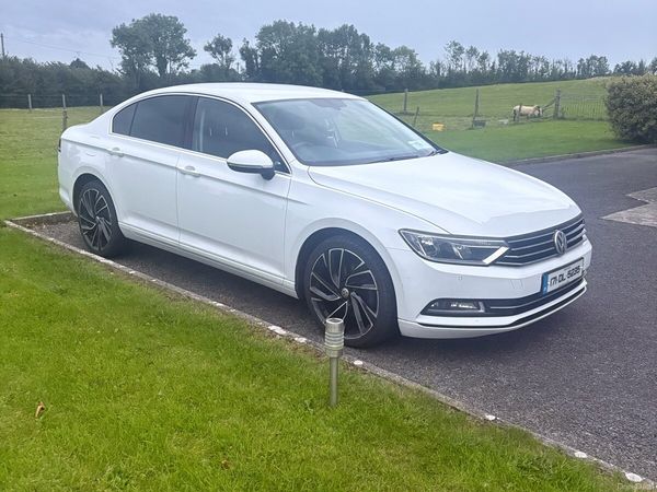 Volkswagen Passat Saloon, Diesel, 2017, White