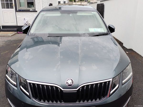 Skoda Octavia Saloon, Diesel, 2019, Grey