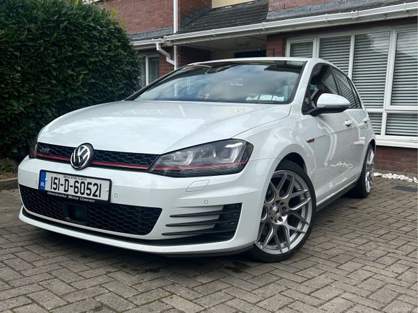 Volkswagen Golf Hatchback, Petrol, 2015, White
