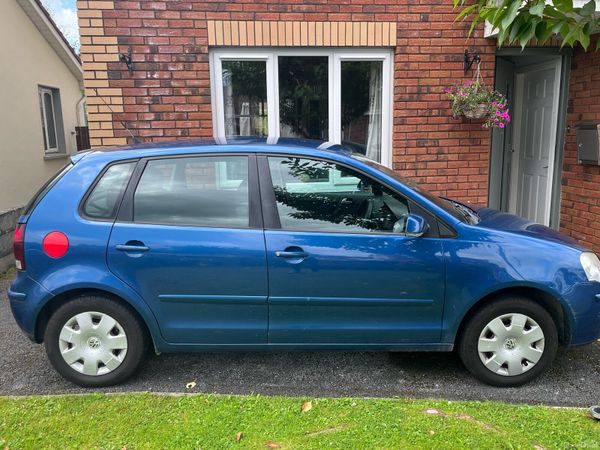 Volkswagen Polo Hatchback, Petrol, 2007, Blue