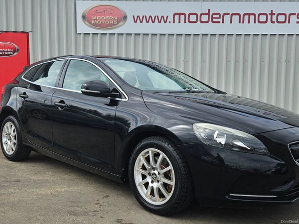 Volvo V40 Hatchback, Petrol, 2015, Black