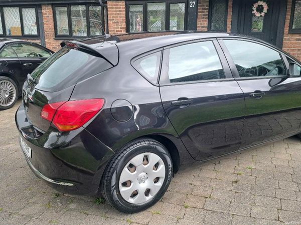 Opel Astra MPV, Petrol, 2014, Black