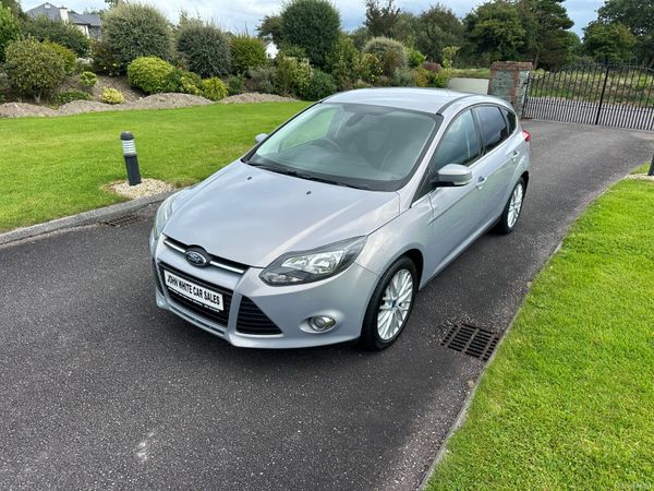 Ford Focus Hatchback, Petrol, 2013, Silver