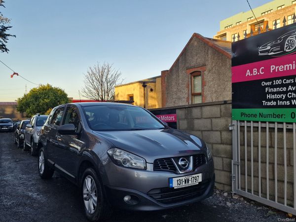 Nissan Qashqai Hatchback, Diesel, 2013, Grey