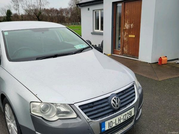 Volkswagen Passat Saloon, Diesel, 2010, Silver