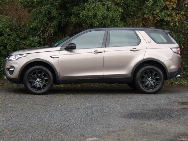 Land Rover Discovery SUV, Diesel, 2015, Gold