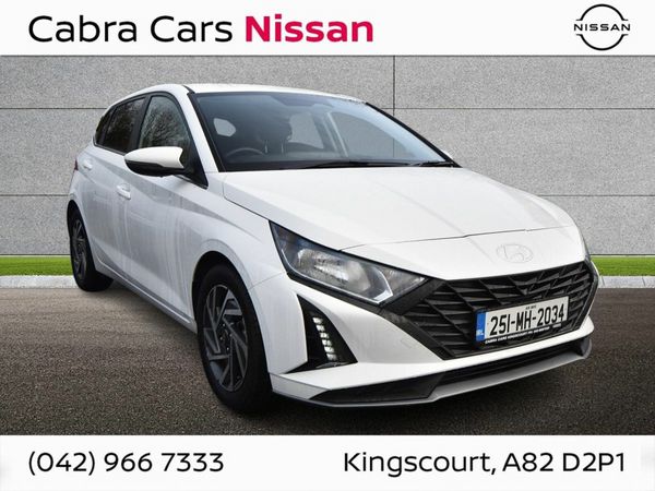 Hyundai i20 Hatchback, Petrol, 2025, White