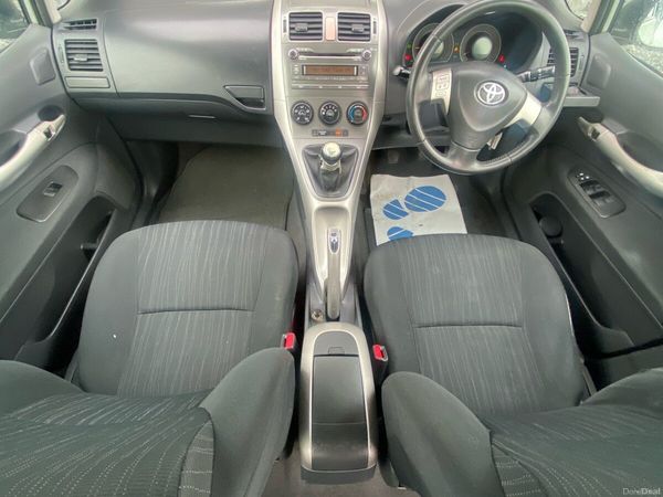 Toyota Auris Hatchback, Petrol, 2008, Silver