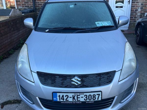 Suzuki Swift Hatchback, Petrol, 2014, Silver