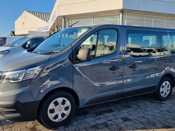 Renault Trafic Minibus, Diesel, 2024, Grey