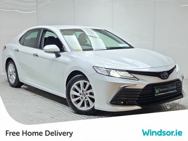 Toyota Camry Saloon, Petrol Hybrid, 2021, White