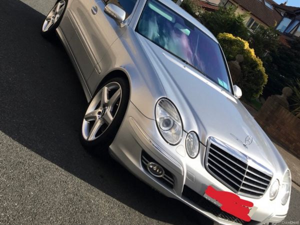 Mercedes-Benz E-Class Saloon, Diesel, 2009, Silver