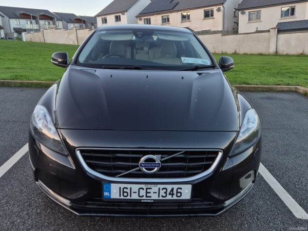 Volvo V40 Hatchback, Diesel, 2016, Black