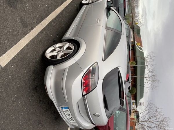 Vauxhall Astra Hatchback, Diesel, 2010, Silver