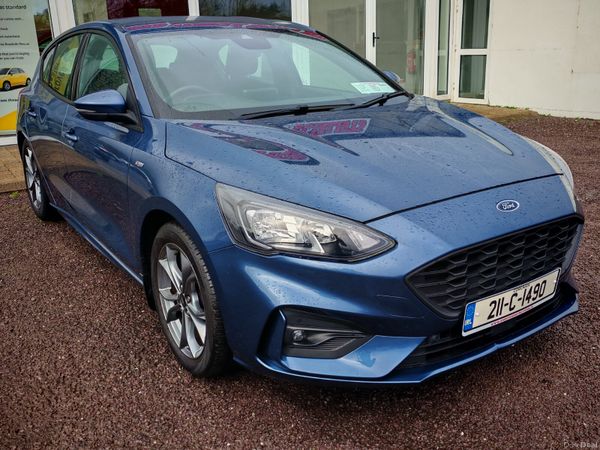 Ford Focus Hatchback, Petrol, 2021, Blue