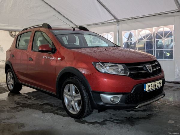 Dacia Sandero Stepway Hatchback, Diesel, 2015, Red