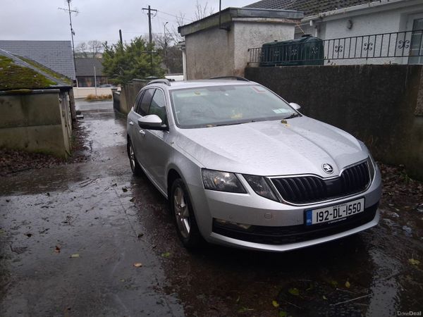 Skoda Octavia Estate, Diesel, 2019, Silver
