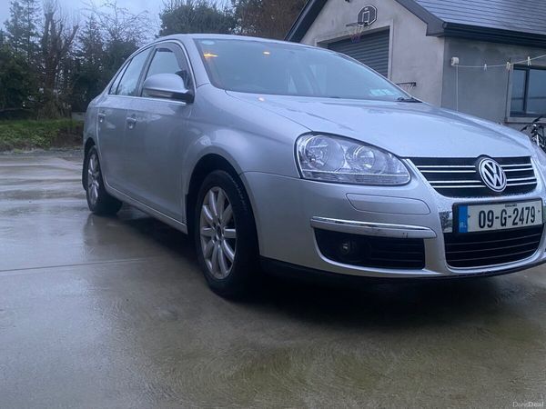 Volkswagen Jetta Saloon, Diesel, 2009, Silver