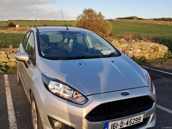 Ford Fiesta Hatchback, Petrol, 2016, Silver