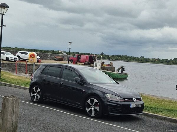 Volkswagen Golf Hatchback, Petrol, 2015, Black