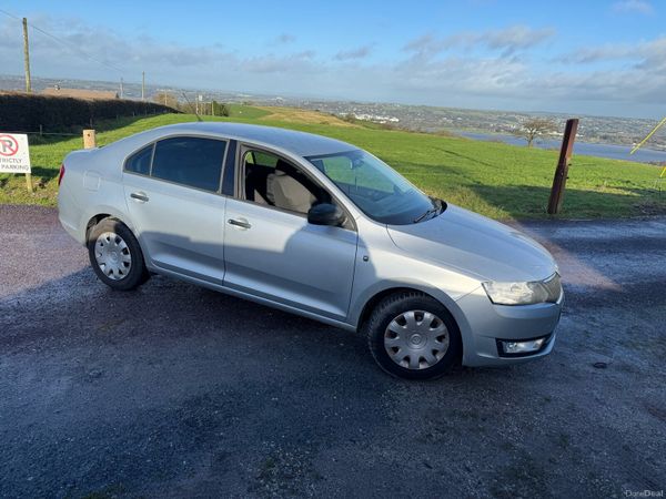 Skoda Rapid Saloon, Diesel, 2014, Silver