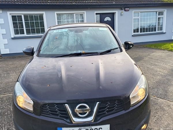 Nissan Qashqai Hatchback, Diesel, 2010, Purple
