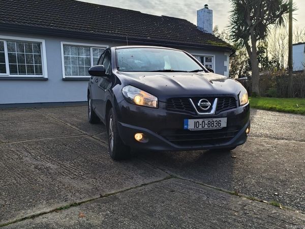 Nissan Qashqai Hatchback, Diesel, 2010, Purple
