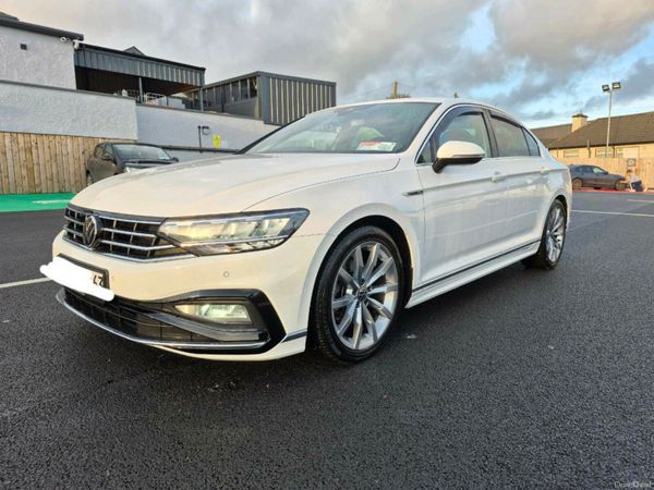 Volkswagen Passat Saloon, Diesel, 2020, White