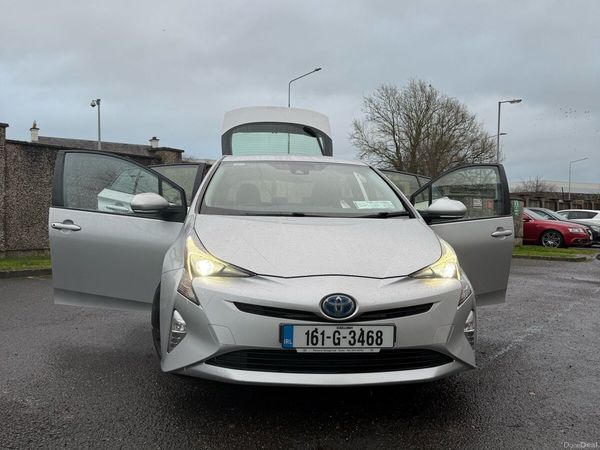 Toyota Prius Hatchback, Petrol Hybrid, 2016, Silver