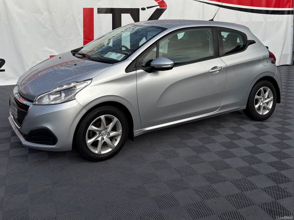 Peugeot 208 Hatchback, Petrol, 2016, Silver