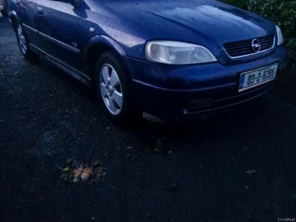 Opel Astra Saloon, Petrol, 2003, Blue