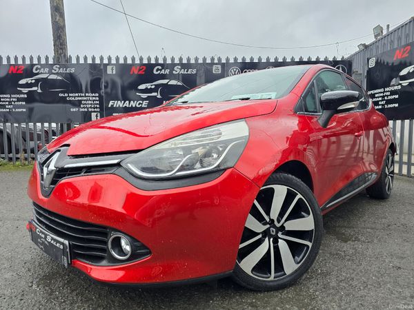 Renault Clio Hatchback, Petrol, 2016, Red