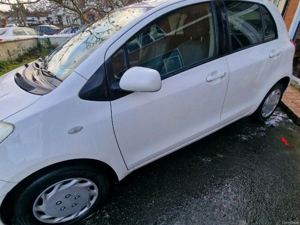 Toyota Yaris Hatchback, Petrol, 2005, White