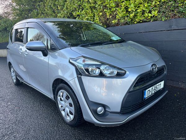 Toyota Sienta MPV, Petrol, 2017, Silver