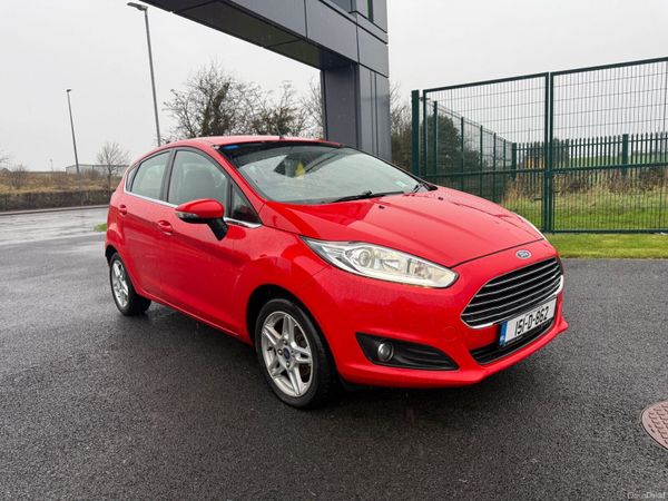 Ford Fiesta Hatchback, Petrol, 2015, Red