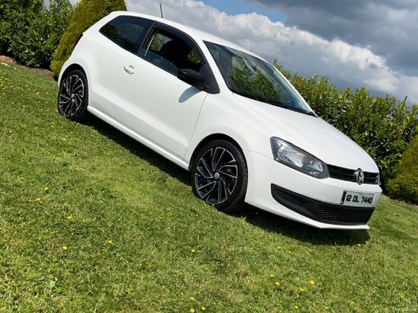 Volkswagen Polo Hatchback, Petrol, 2012, White