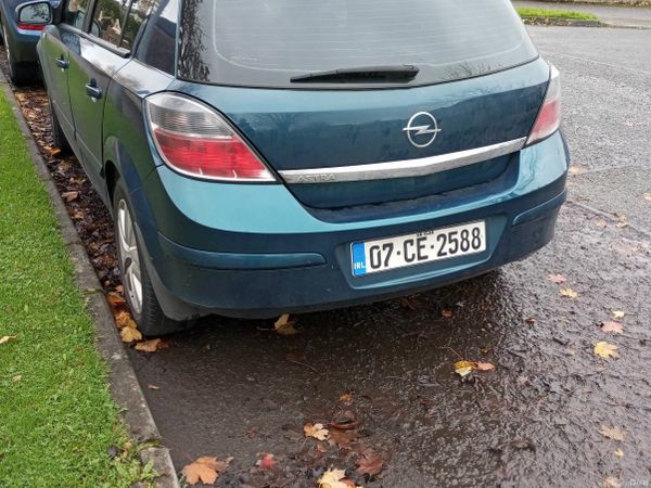Opel Astra Hatchback, Petrol, 2007, Green