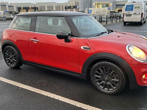 Mini Cooper Hatchback, Diesel, 2016, Red