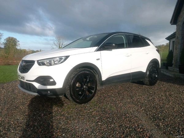 Vauxhall Grandland X Hatchback, Petrol, 2019, White