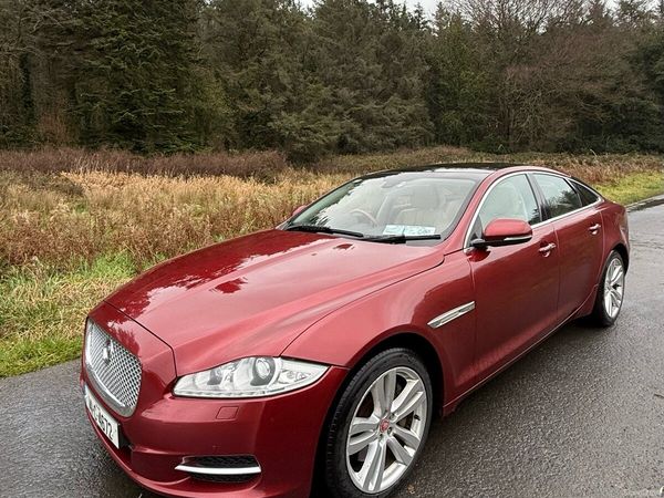 Jaguar XJ Saloon, Diesel, 2014, Red