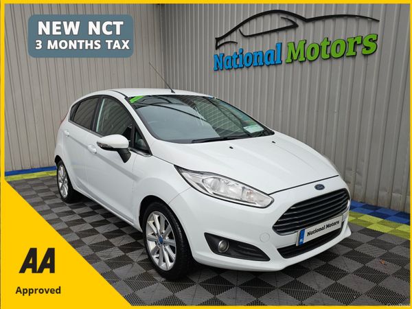 Ford Fiesta Hatchback, Petrol, 2015, White