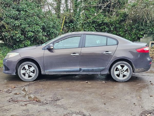 Renault Fluence Saloon, Diesel, 2013, Brown