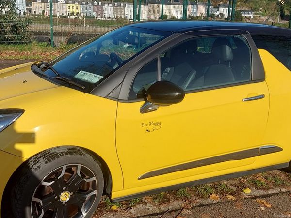 Citroen DS 3 Hatchback, Diesel, 2015, Yellow