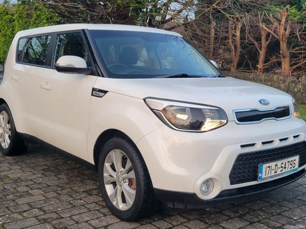 Kia Soul Hatchback, Diesel, 2017, White