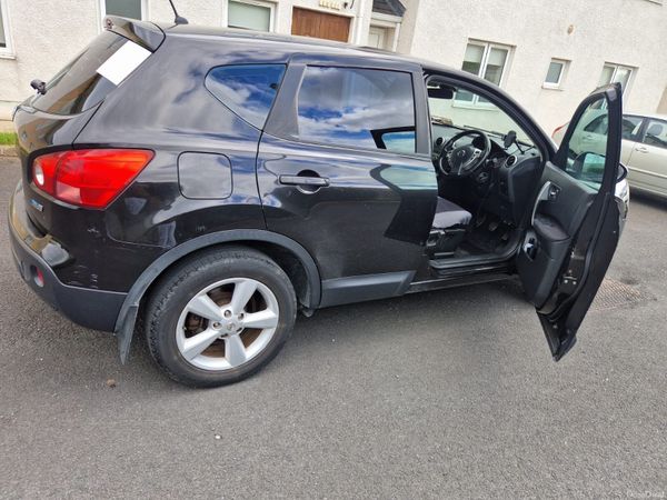 Nissan Qashqai Hatchback, Diesel, 2010, Black
