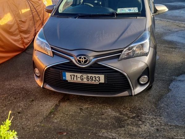 Toyota Yaris Hatchback, Diesel, 2017, Bronze