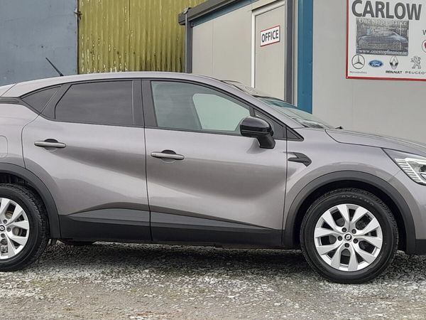 Renault Captur Hatchback, Petrol, 2022, Grey