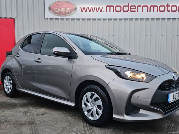 Toyota Yaris Hatchback, Petrol Hybrid, 2021, Grey